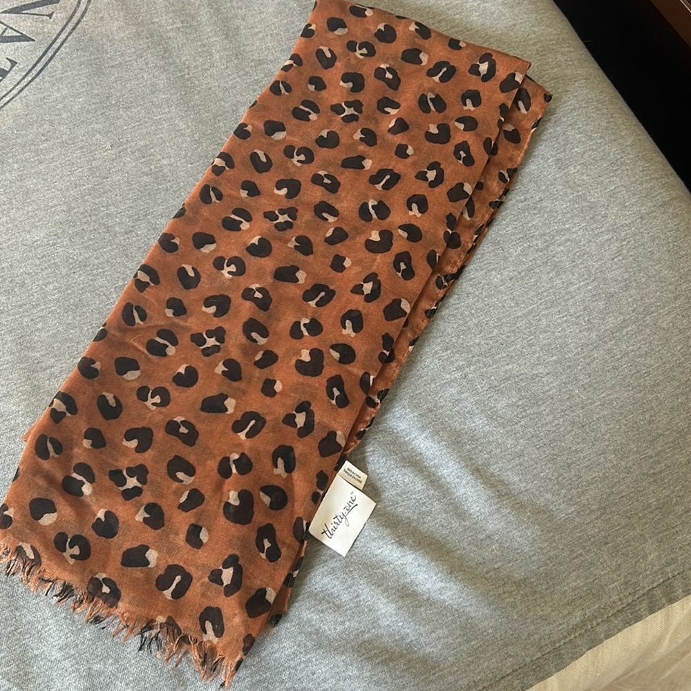 Thirty-one Leopard Print Scarf